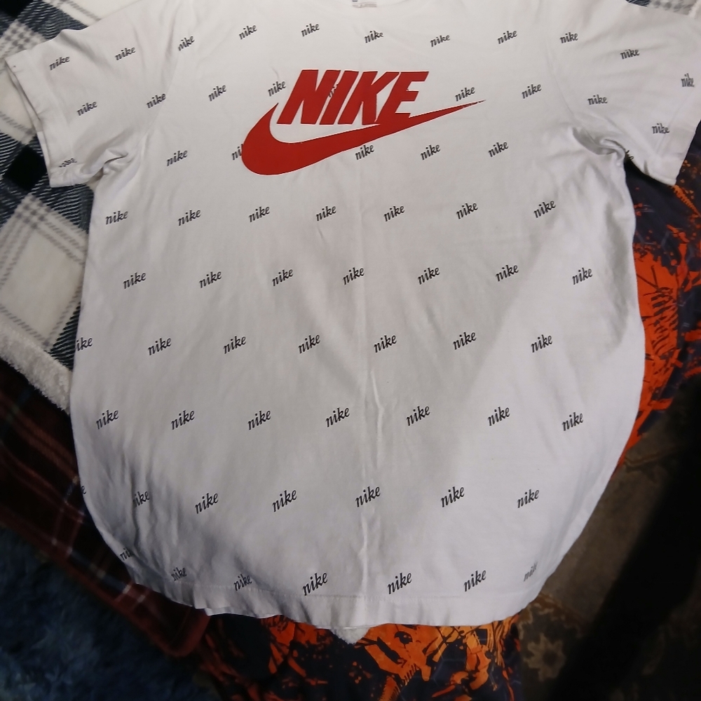 XL NIKE SHIRT